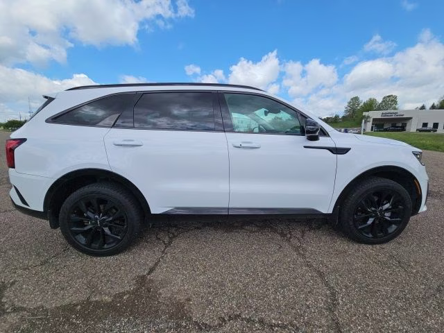 2022 Glacial White Pearl Kia Sorento SX AWD SUV
