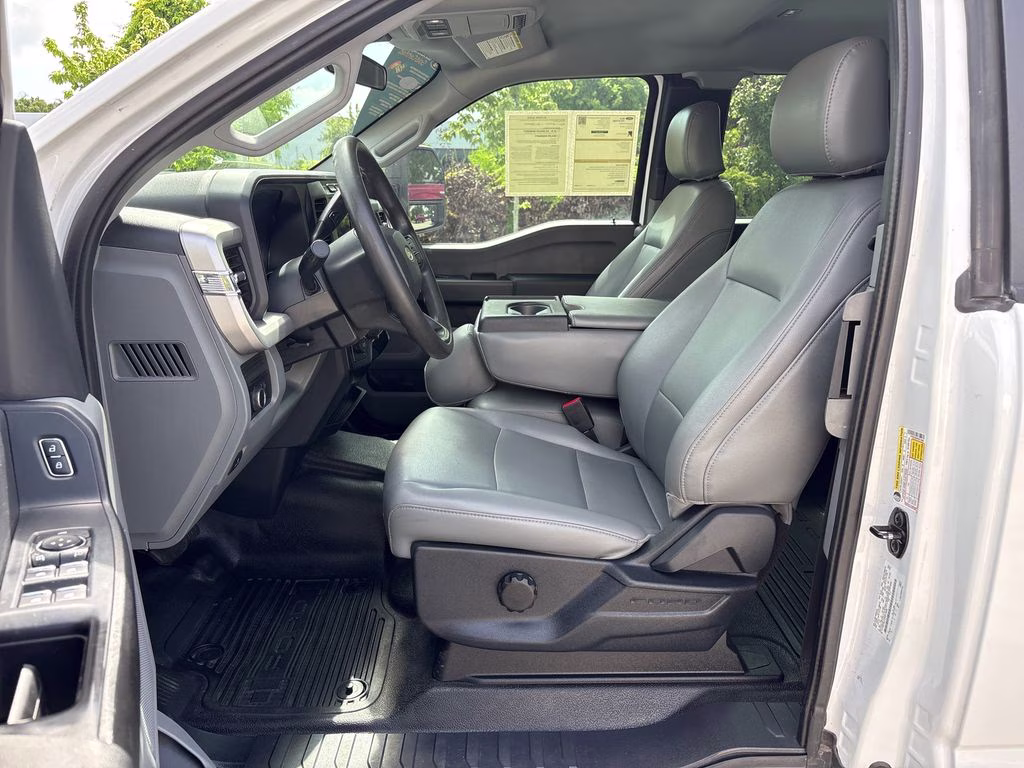 2023 Oxford White Ford Super Duty F-350 SRW XL 4X4 Truck