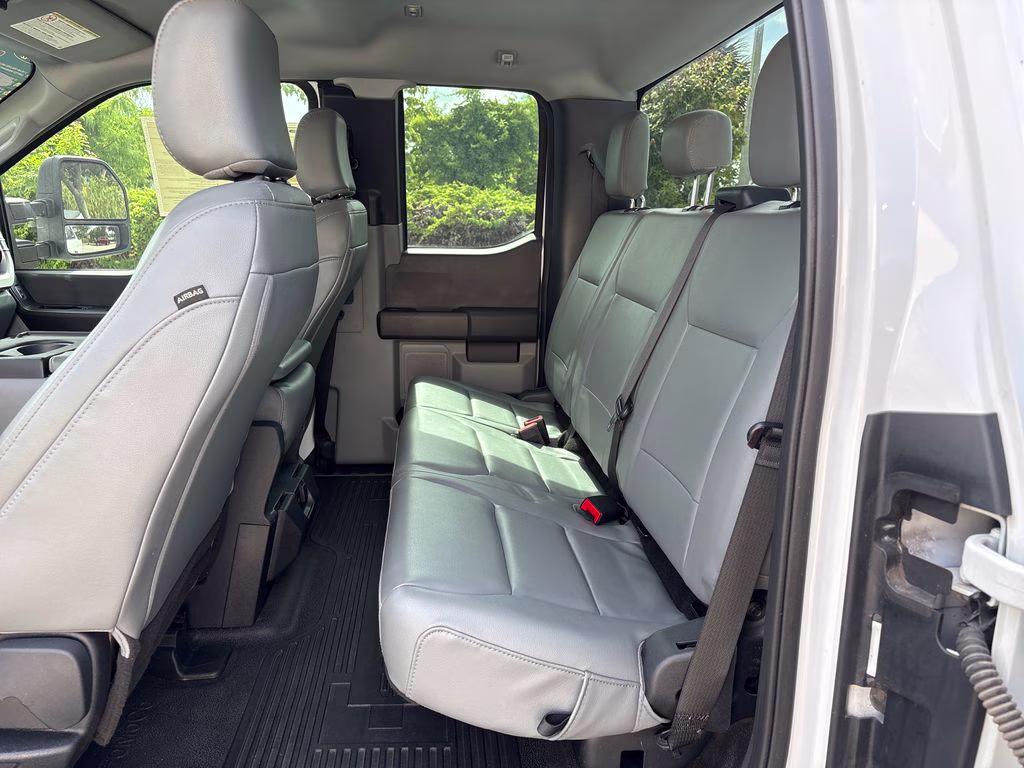 2023 Oxford White Ford Super Duty F-350 SRW XL 4X4 Truck