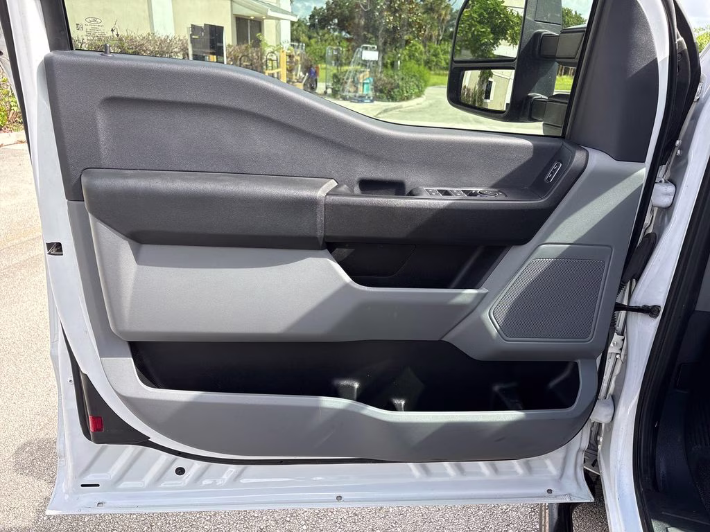 2023 Oxford White Ford Super Duty F-350 SRW XL 4X4 Truck