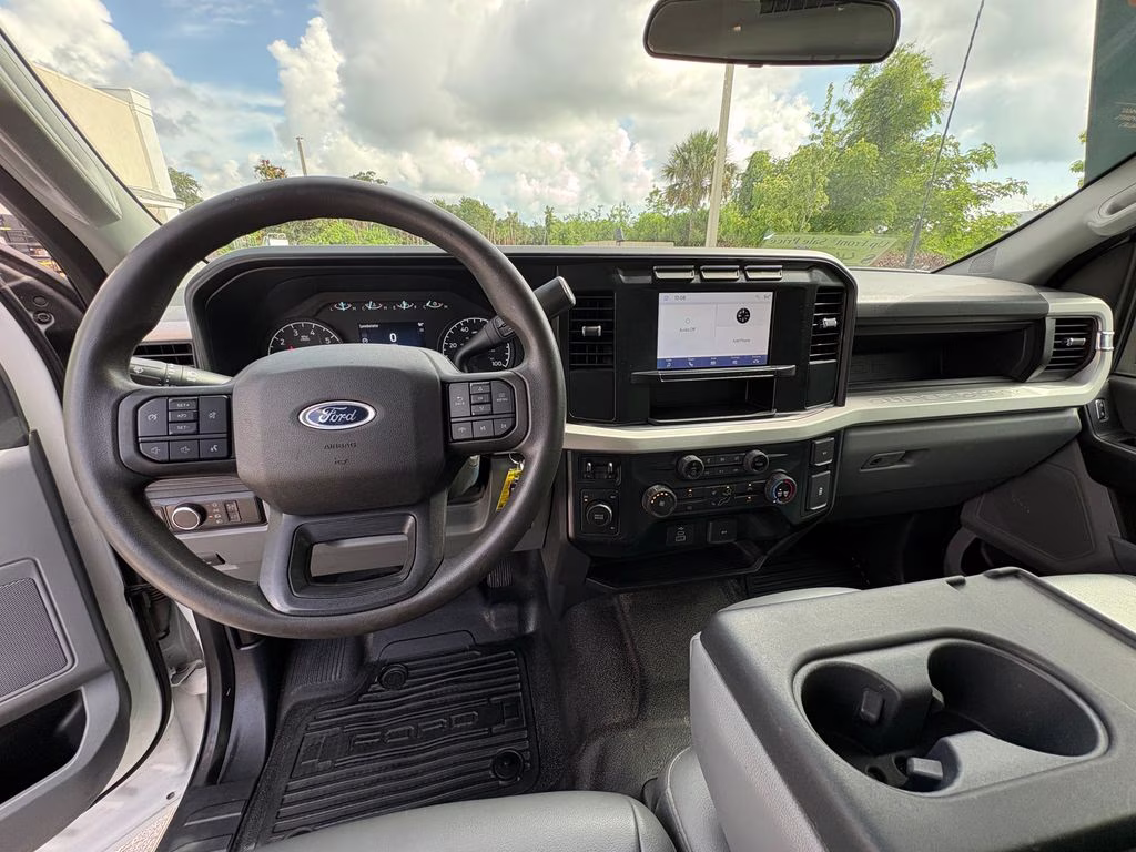 2023 Oxford White Ford Super Duty F-350 SRW XL 4X4 Truck