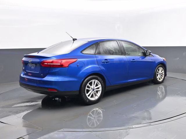 2018 Blue Ford Focus SE FWD Sedan