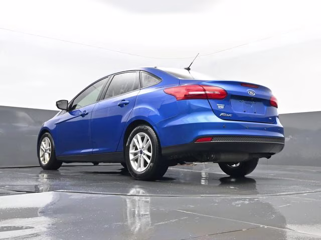 2018 Blue Ford Focus SE FWD Sedan