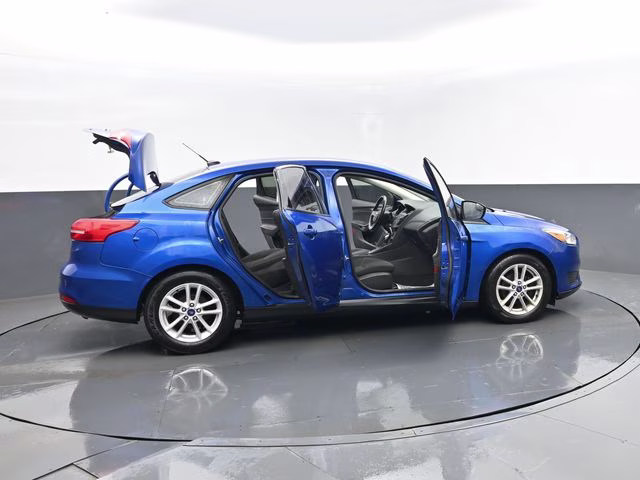 2018 Blue Ford Focus SE FWD Sedan
