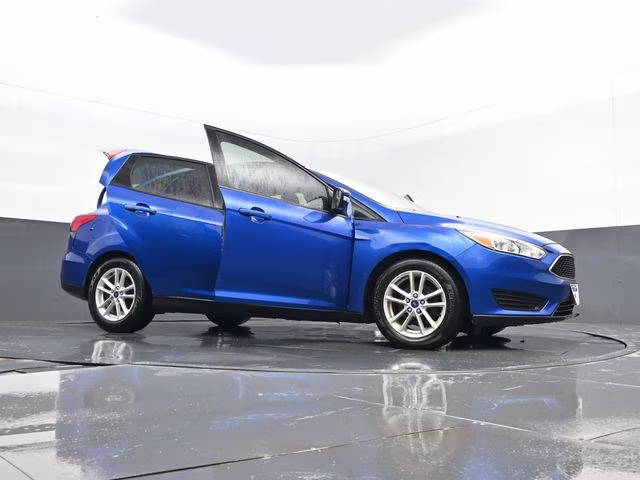 2018 Blue Ford Focus SE FWD Sedan