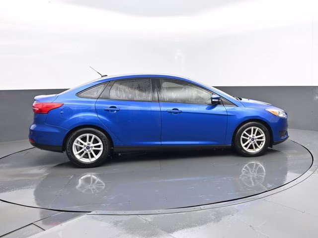 2018 Blue Ford Focus SE FWD Sedan