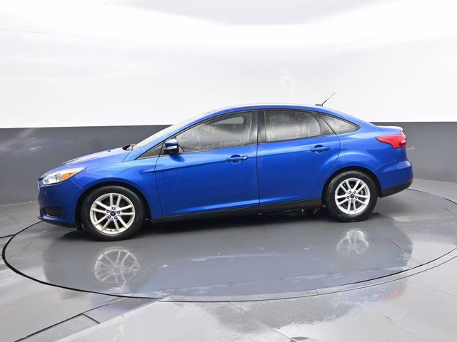 2018 Blue Ford Focus SE FWD Sedan