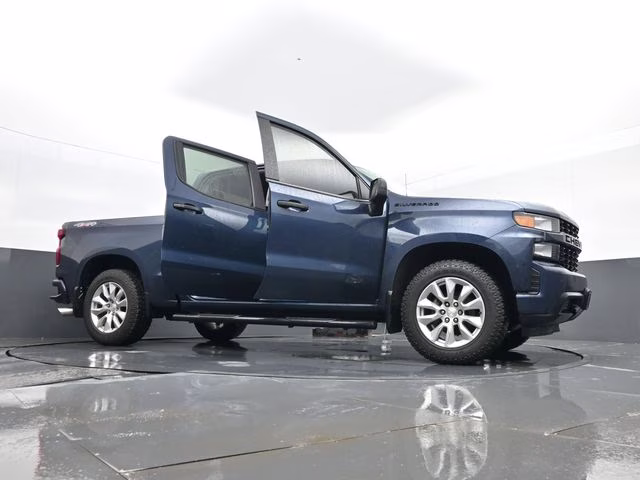 2019 Northsky Blue Metallic Chevrolet Silverado 1500 Custom 4X4 Truck