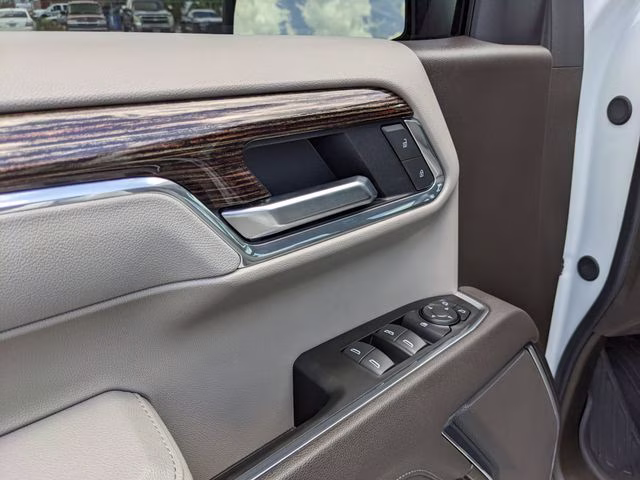 2025 Summit White GMC Sierra 1500 SLE 4X4 Truck