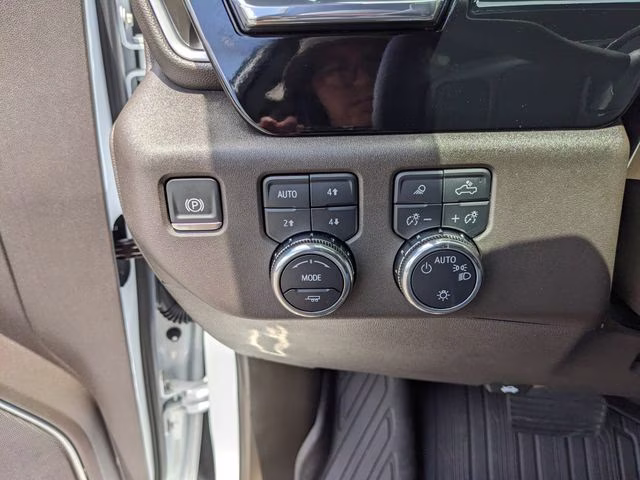 2025 Summit White GMC Sierra 1500 SLE 4X4 Truck