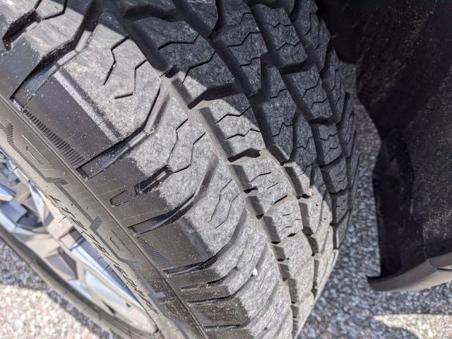2025 Summit White GMC Sierra 1500 SLE 4X4 Truck