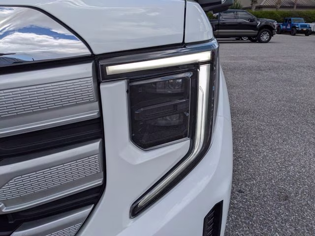 2025 Summit White GMC Sierra 1500 SLE 4X4 Truck