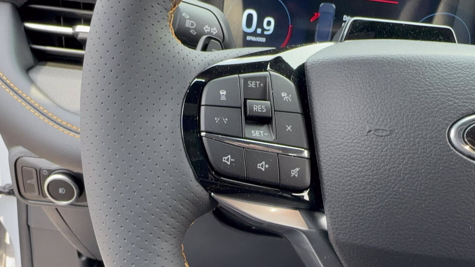 2026 White Ford Explorer Tremor 4X4 SUV