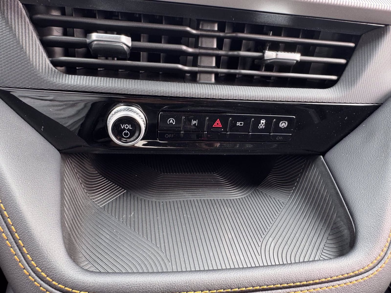 2026 White Ford Explorer Tremor 4X4 SUV