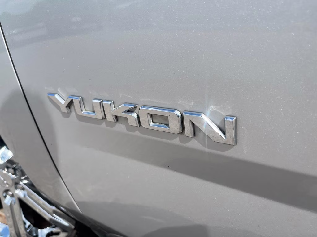 2016 Quicksilver Metallic GMC Yukon SLT RWD SUV
