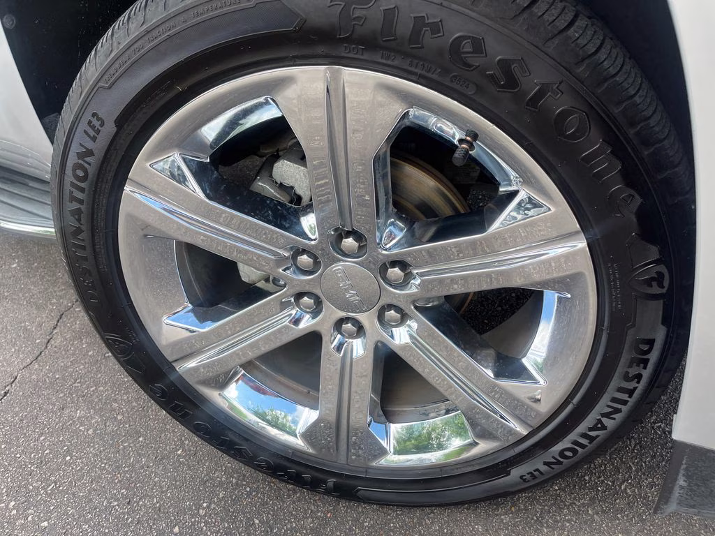 2016 Quicksilver Metallic GMC Yukon SLT RWD SUV