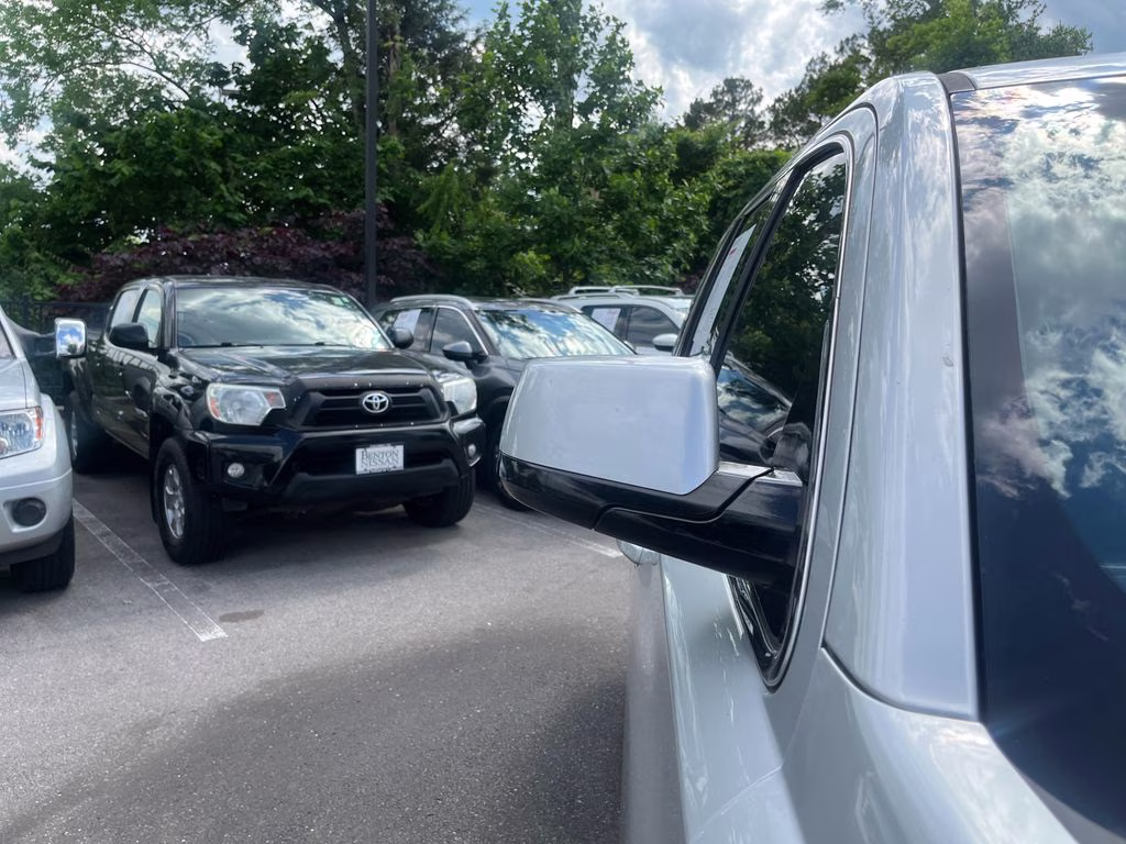 2016 Quicksilver Metallic GMC Yukon SLT RWD SUV