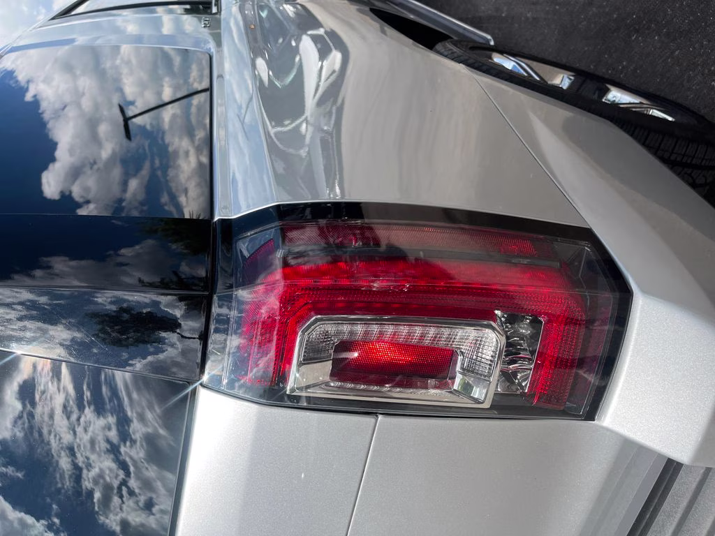 2016 Quicksilver Metallic GMC Yukon SLT RWD SUV