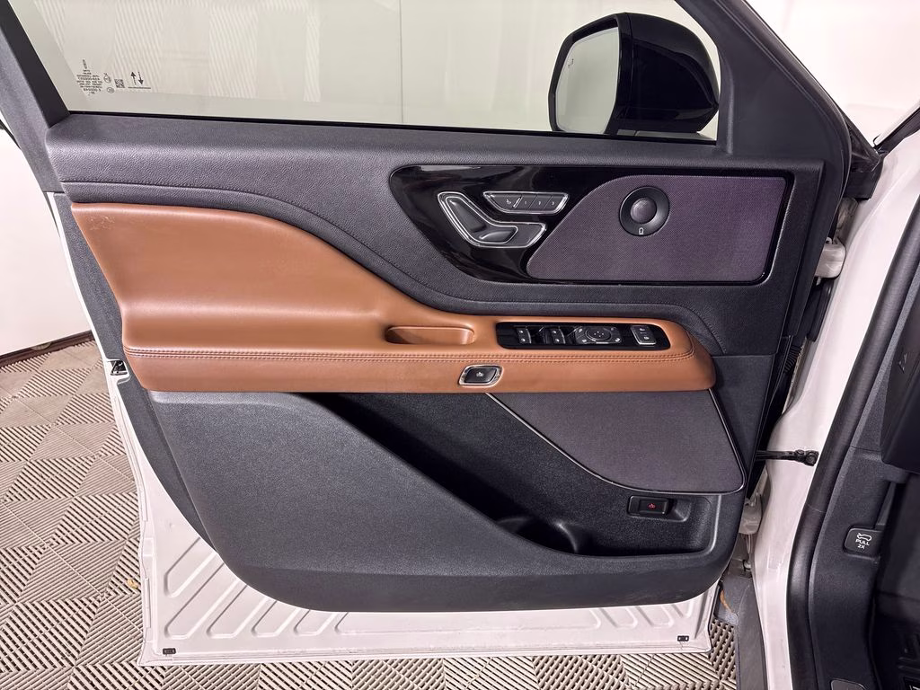 2021 Ceramic White Lincoln Aviator Reserve RWD SUV