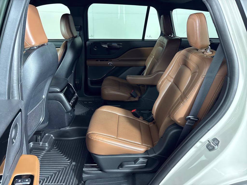 2021 Ceramic White Lincoln Aviator Reserve RWD SUV