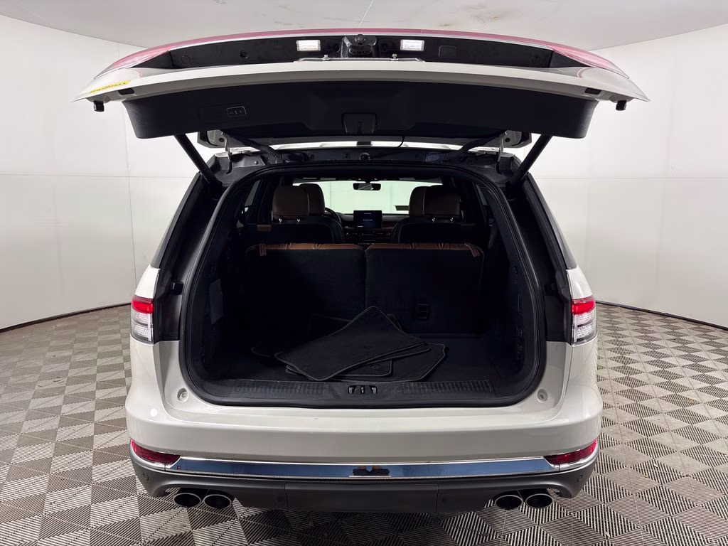 2021 Ceramic White Lincoln Aviator Reserve RWD SUV