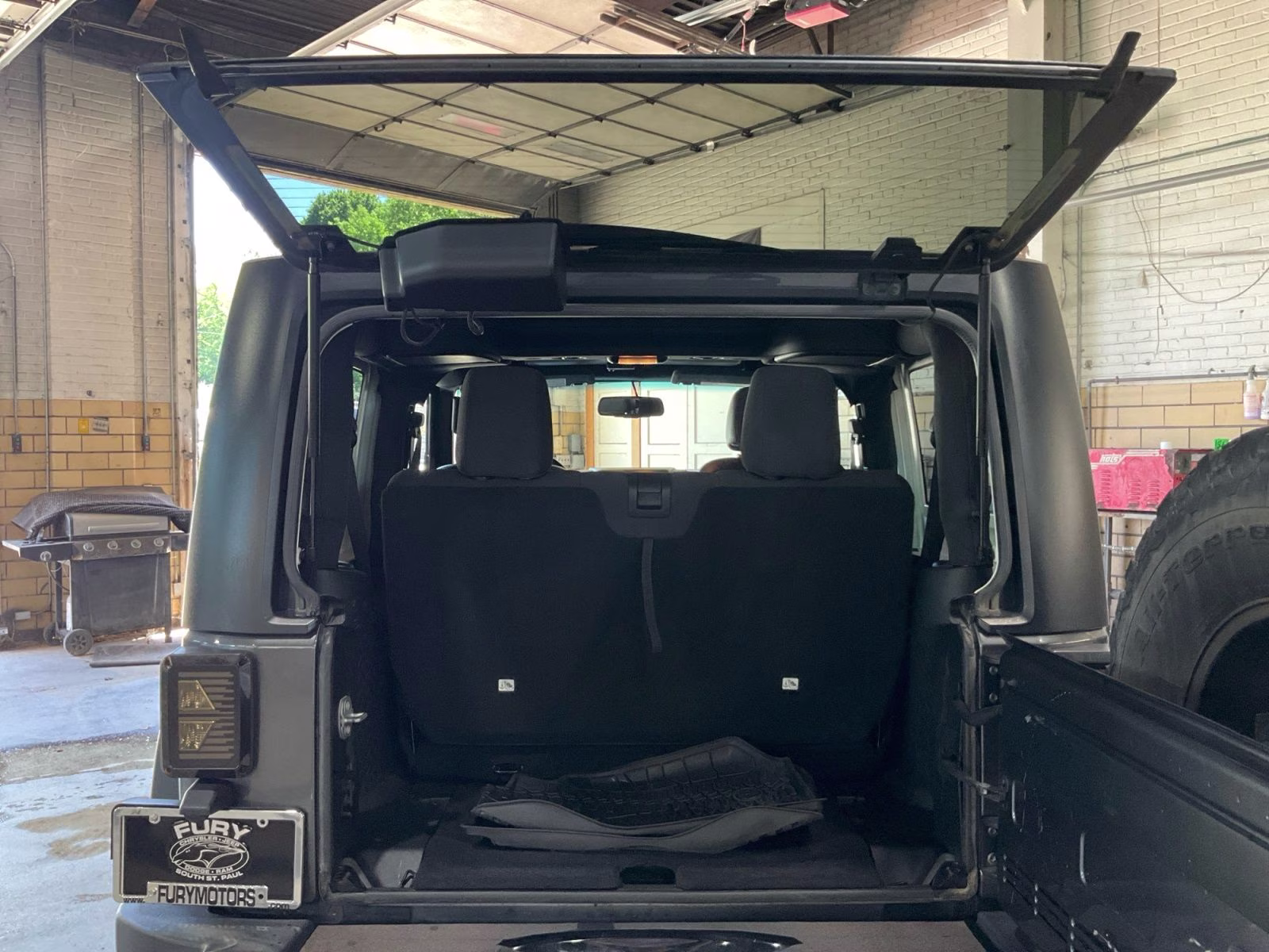 2016 Granite Crystal Metallic Clearcoat Jeep Wrangler Sport 4X4 SUV