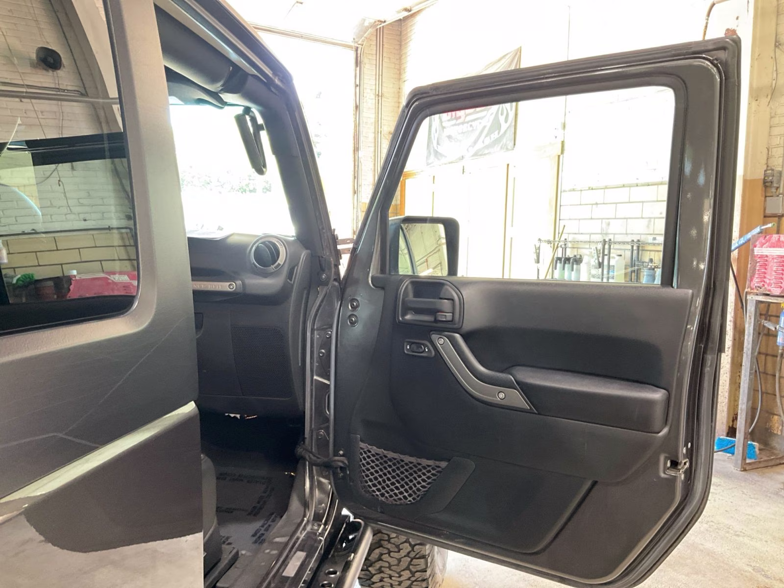 2016 Granite Crystal Metallic Clearcoat Jeep Wrangler Sport 4X4 SUV