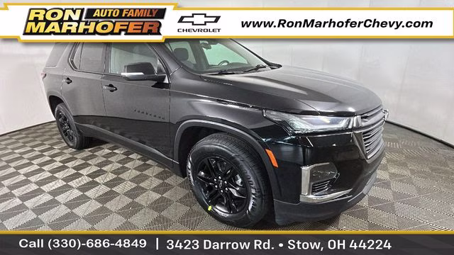 2022 Mosaic Black Metallic Chevrolet Traverse LT FWD SUV