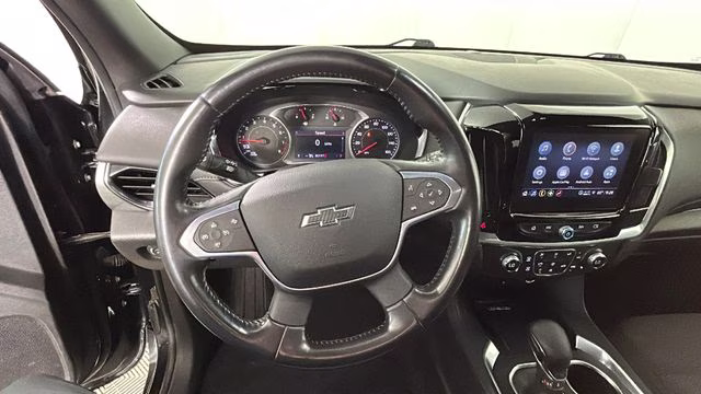 2022 Mosaic Black Metallic Chevrolet Traverse LT FWD SUV