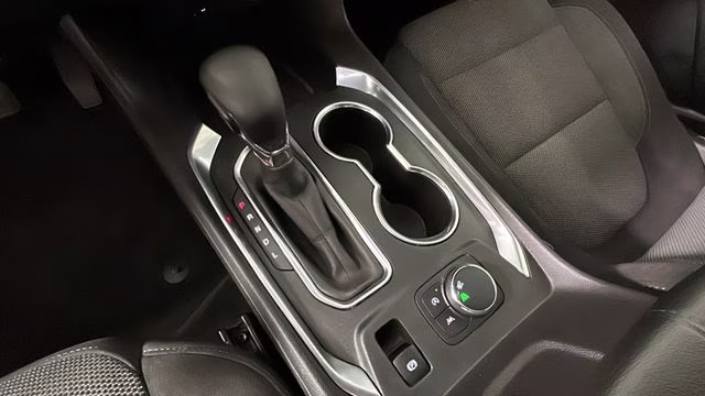 2022 Mosaic Black Metallic Chevrolet Traverse LT FWD SUV