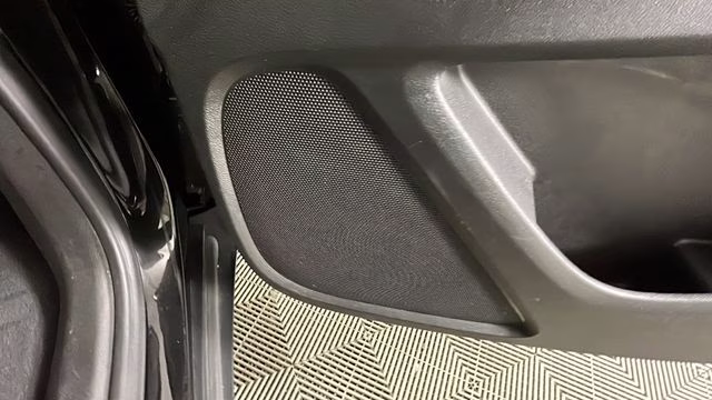 2022 Mosaic Black Metallic Chevrolet Traverse LT FWD SUV