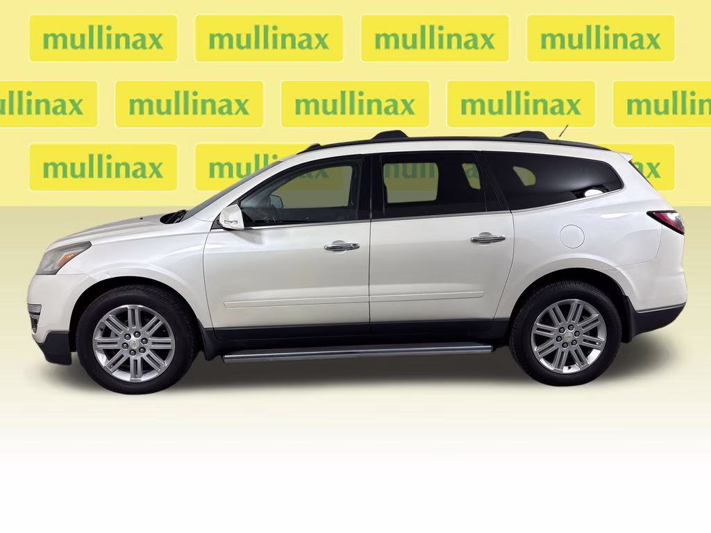 2014 White Diamond Clearcoat Chevrolet Traverse LT FWD SUV