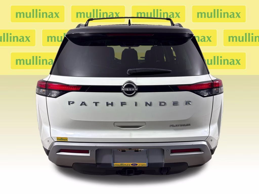 2024 Pearl White Tricoat/Super Black Nissan Pathfinder Platinum FWD SUV