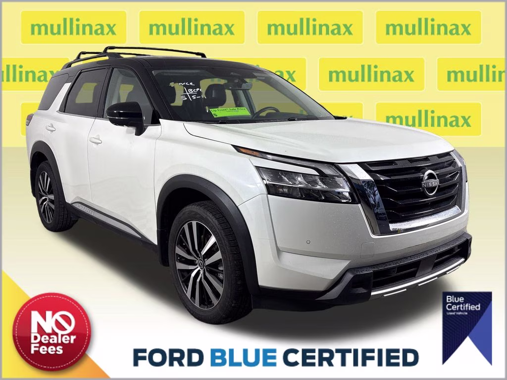 2024 Pearl White Tricoat/Super Black Nissan Pathfinder Platinum FWD SUV