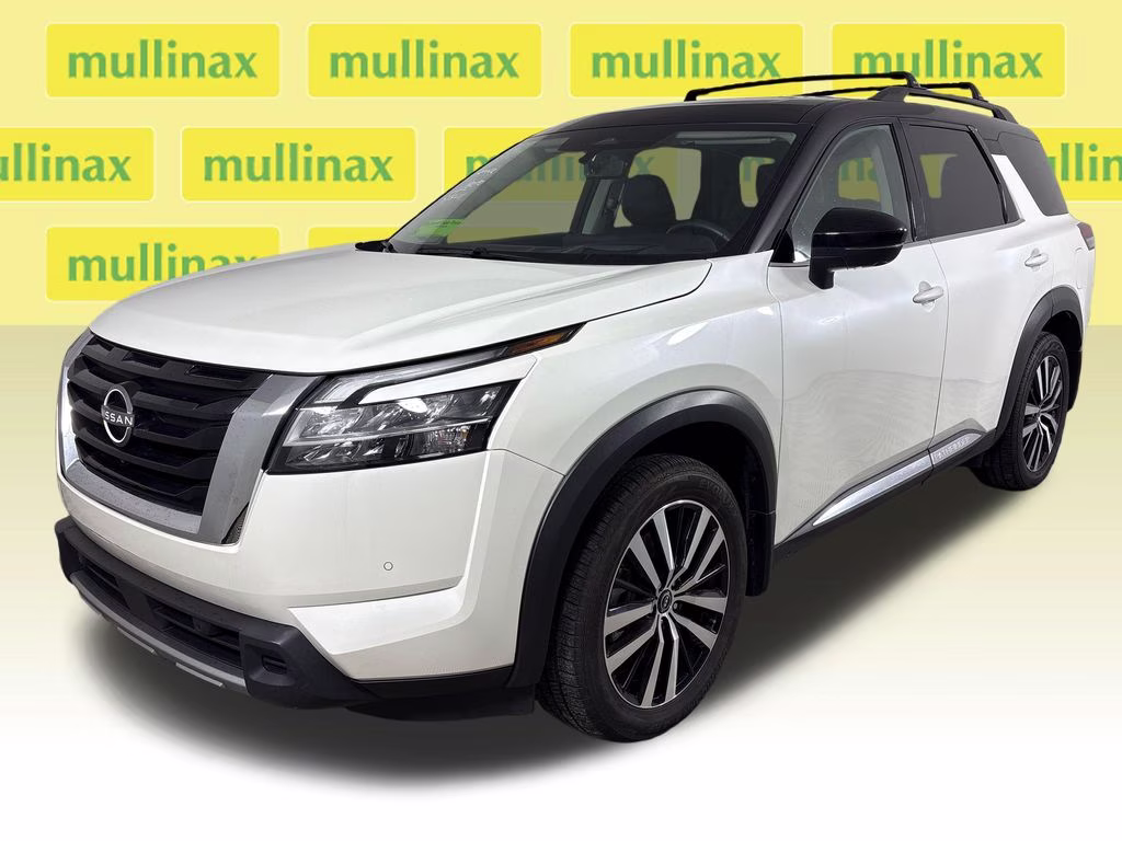 2024 Pearl White Tricoat/Super Black Nissan Pathfinder Platinum FWD SUV