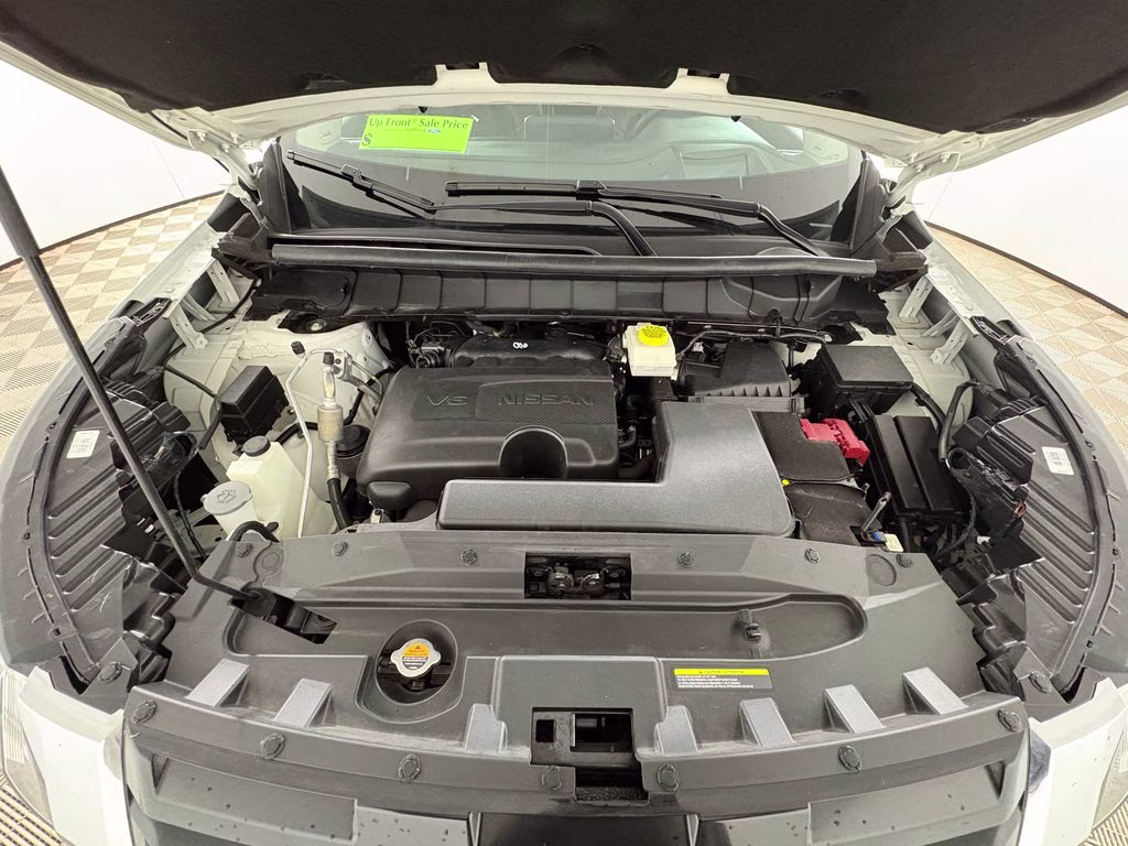 2024 Pearl White Tricoat/Super Black Nissan Pathfinder Platinum FWD SUV