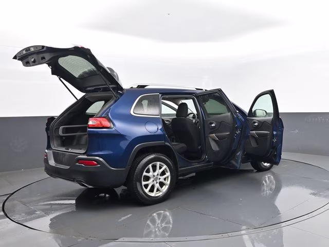 2018 Patriot Blue Pearlcoat Jeep Cherokee Latitude 4X4 SUV
