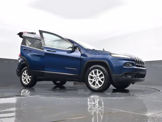 2018 Patriot Blue Pearlcoat Jeep Cherokee Latitude 4X4 SUV