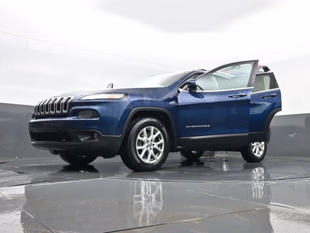 2018 Patriot Blue Pearlcoat Jeep Cherokee Latitude 4X4 SUV