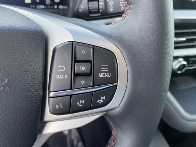 2026 Space White Metallic Ford Explorer Active RWD SUV