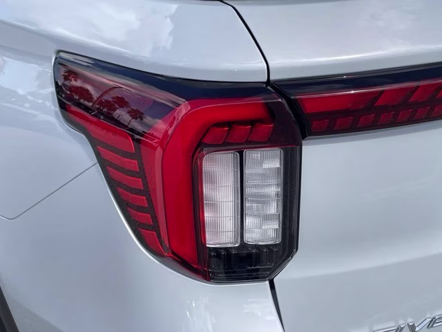 2026 Space White Metallic Ford Explorer Active RWD SUV