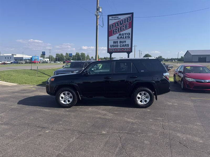 2016 Midnight Black Metallic Toyota 4Runner SR5 4X4 SUV