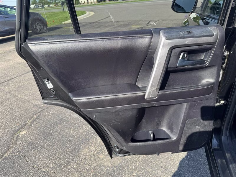 2016 Midnight Black Metallic Toyota 4Runner SR5 4X4 SUV