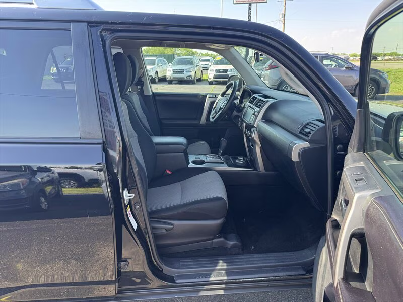 2016 Midnight Black Metallic Toyota 4Runner SR5 4X4 SUV