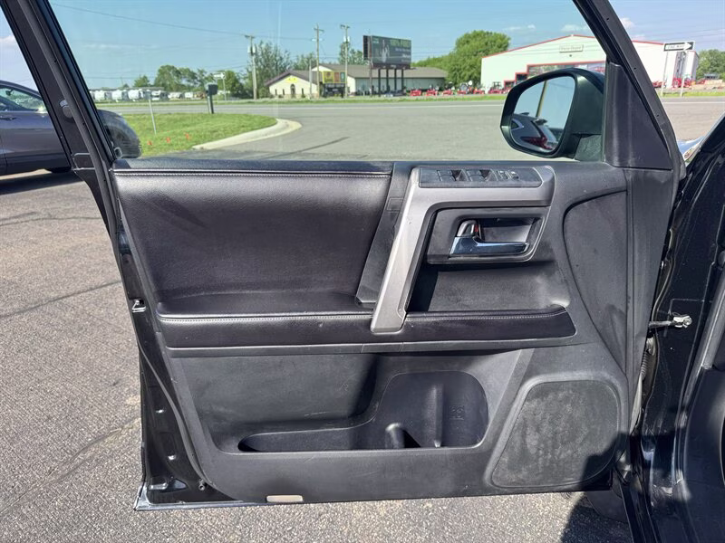 2016 Midnight Black Metallic Toyota 4Runner SR5 4X4 SUV