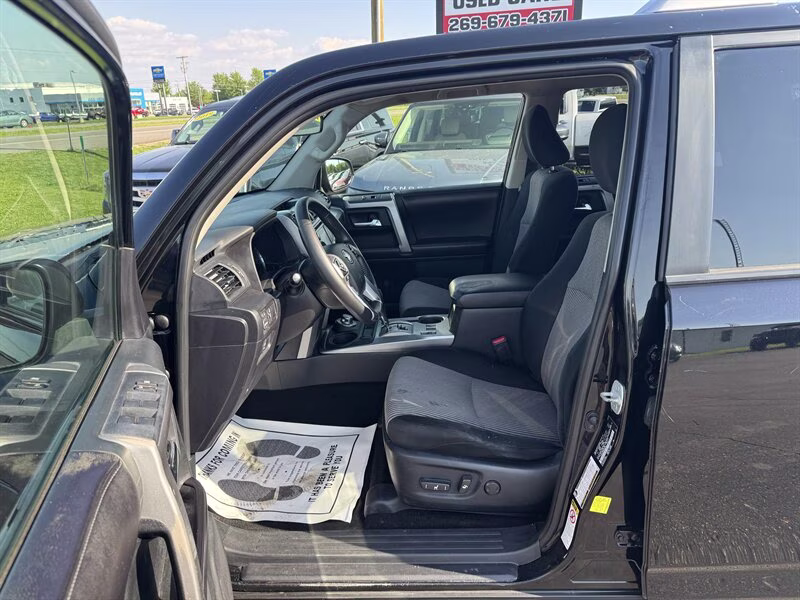 2016 Midnight Black Metallic Toyota 4Runner SR5 4X4 SUV