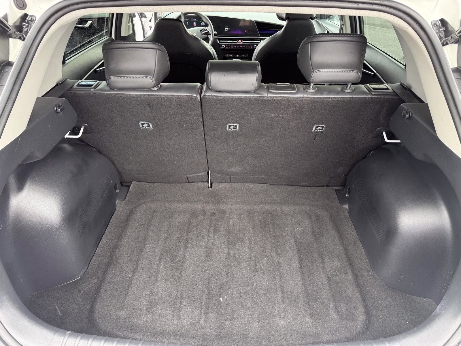2023 Snow White Pearl Kia Niro EX Touring FWD SUV