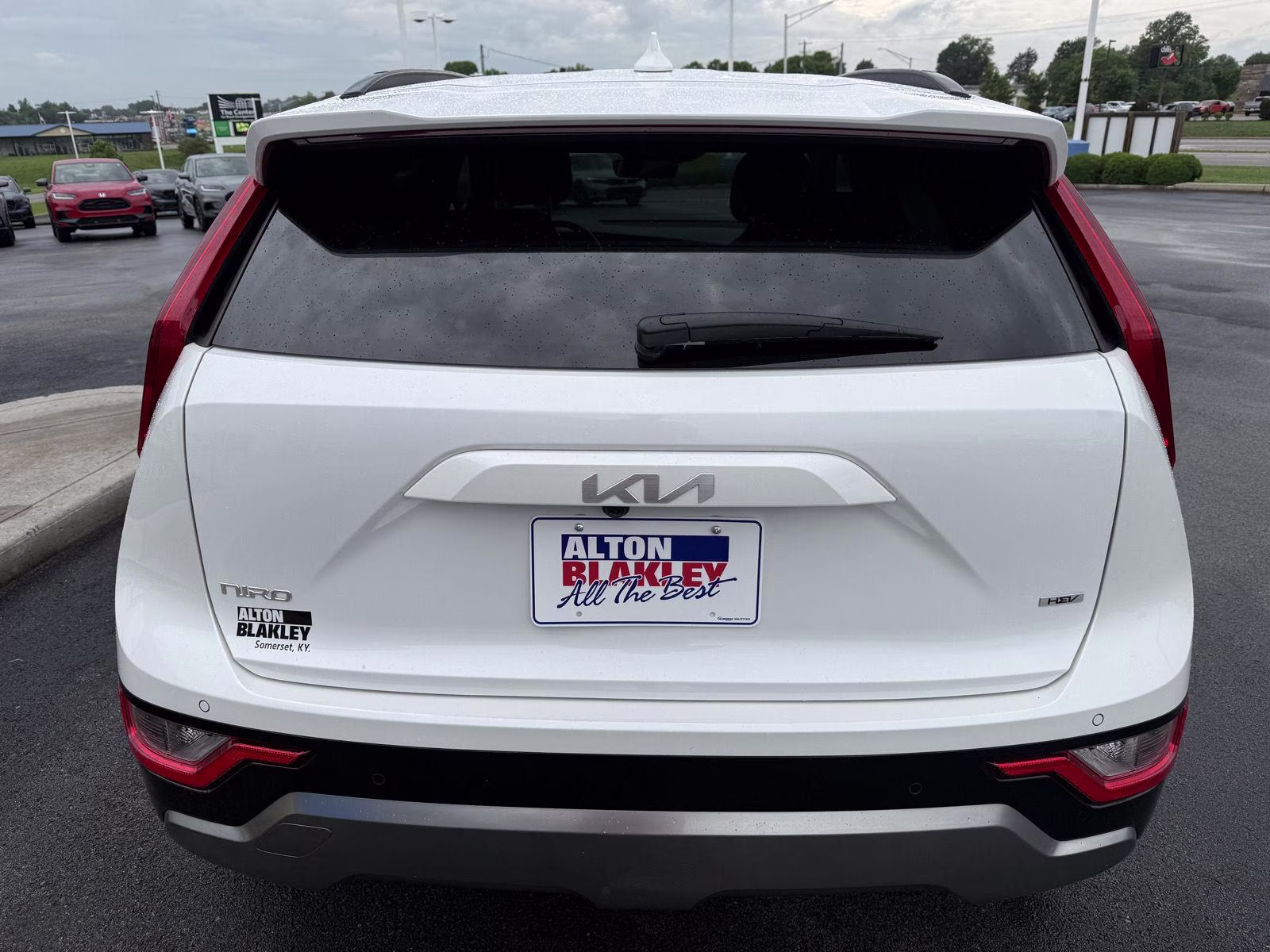 2023 Snow White Pearl Kia Niro EX Touring FWD SUV