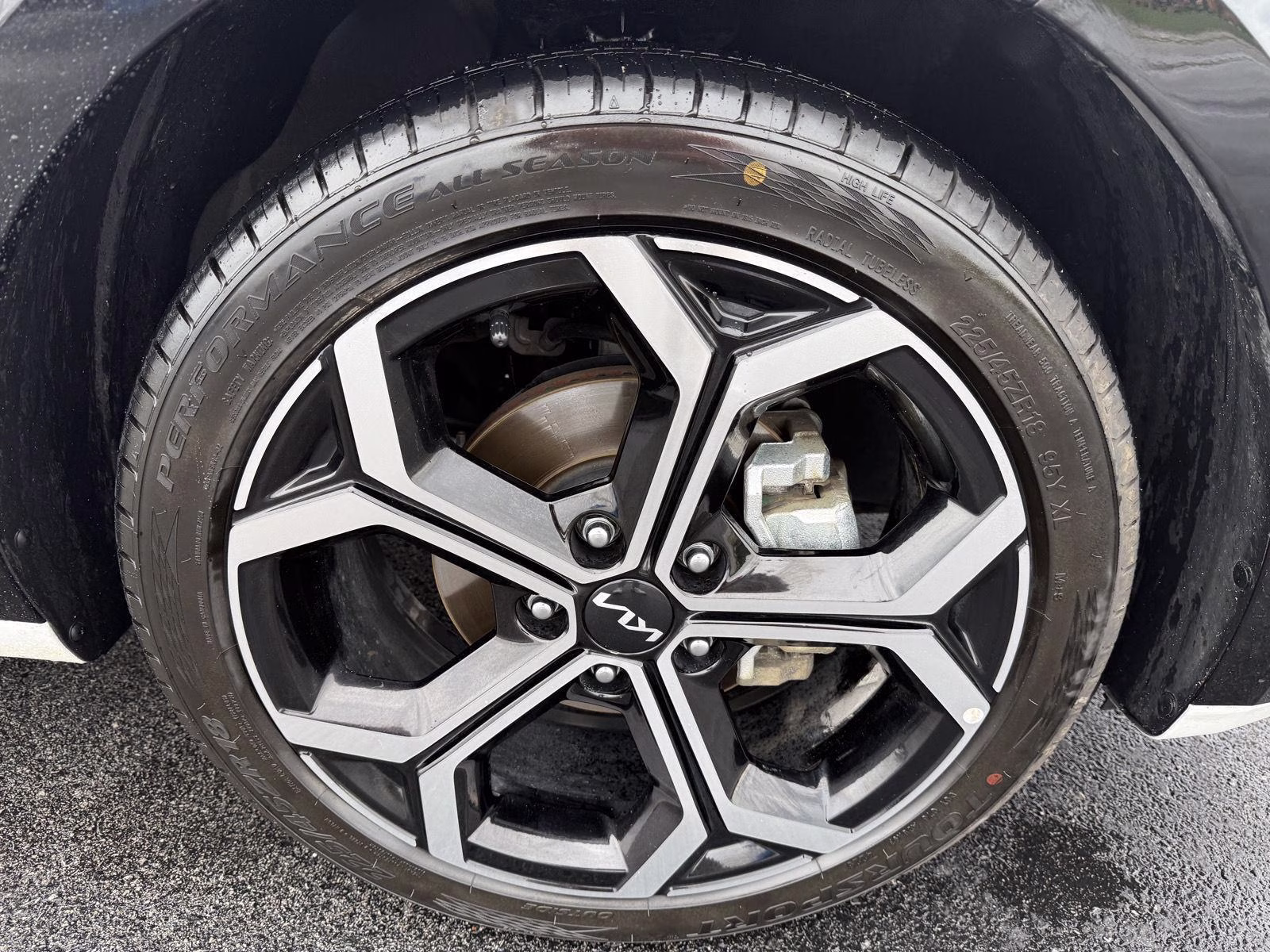 2023 Snow White Pearl Kia Niro EX Touring FWD SUV