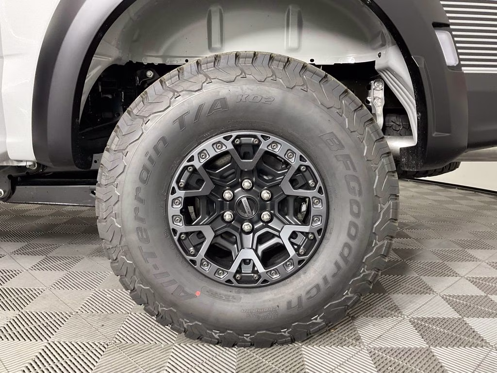 2026 Avalanche Ford F-150 Raptor 4X4 Truck